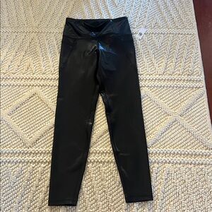 Old Navy Active High-Rise Black Leggings shimmer